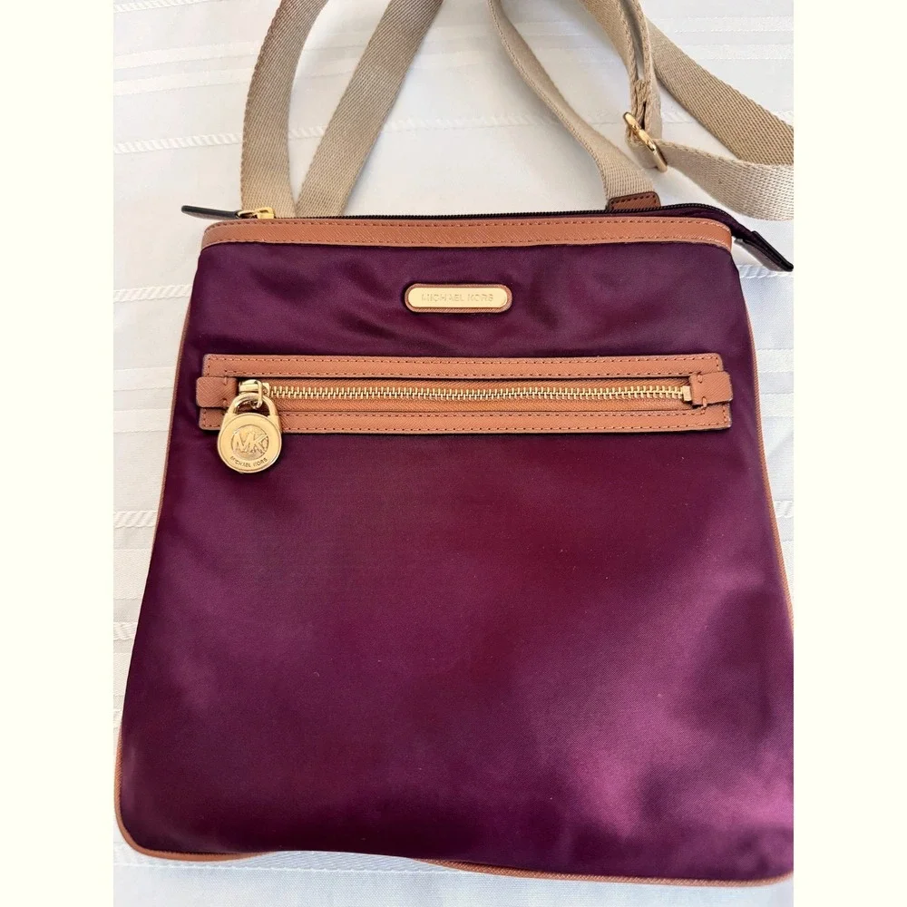 Michael Kors Burgundy Nylon Crossbody Bag Tan Leather Trim Gold Hardware AI-1205